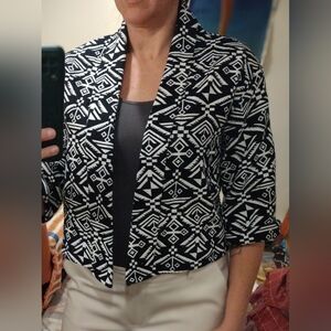 Charming Charlie Bolero Aztec black white jacket size small Super Cool Jacket